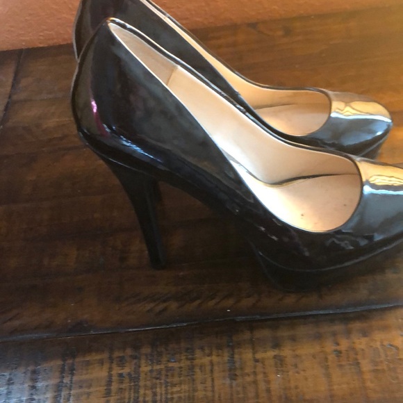 Shoes - Picture 2 of 5